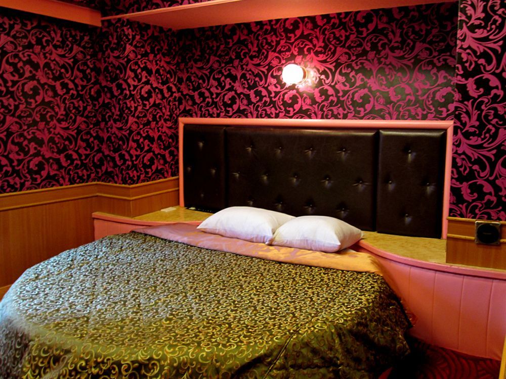 One Plus One Hotel Taipei Bagian luar foto