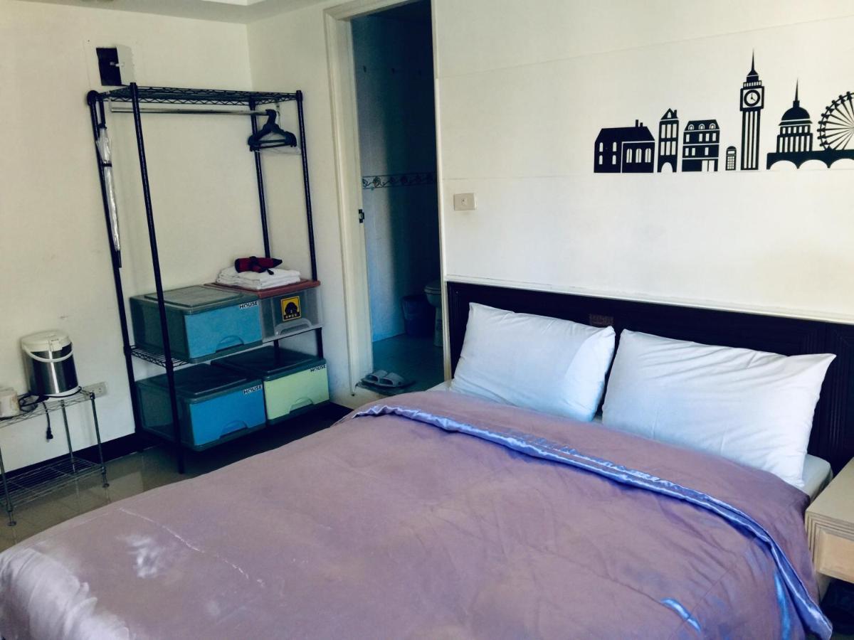 One Plus One Hotel Taipei Bagian luar foto