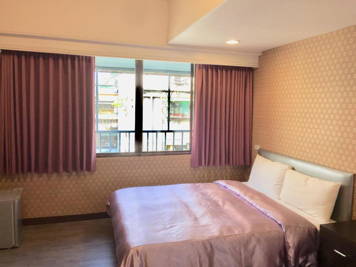 One Plus One Hotel Taipei Bagian luar foto